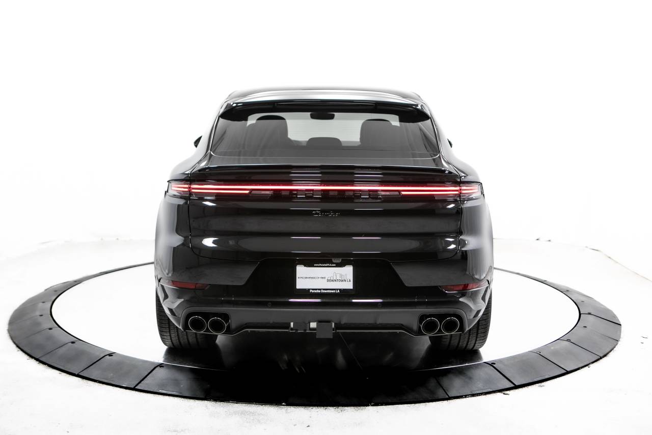 Thumbnail: 2025 Porsche  - 6