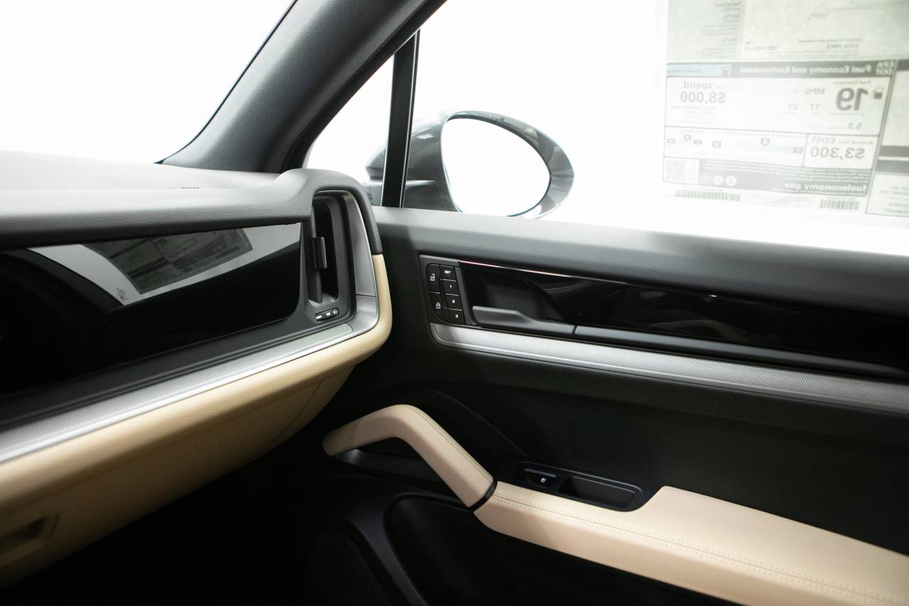 Thumbnail: 2026 Porsche Cayenne - 32