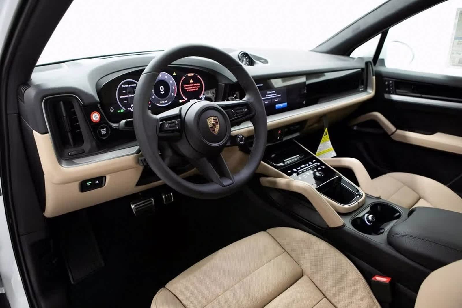 2025 Porsche Cayenne S photo 4