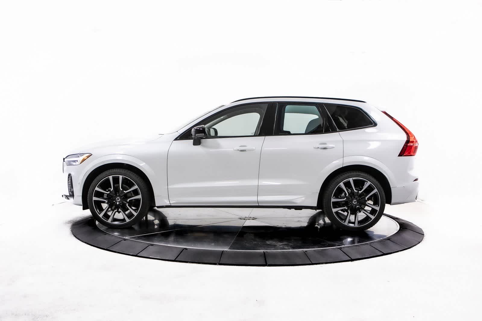 Thumbnail: 2024 Volvo XC60 - 2