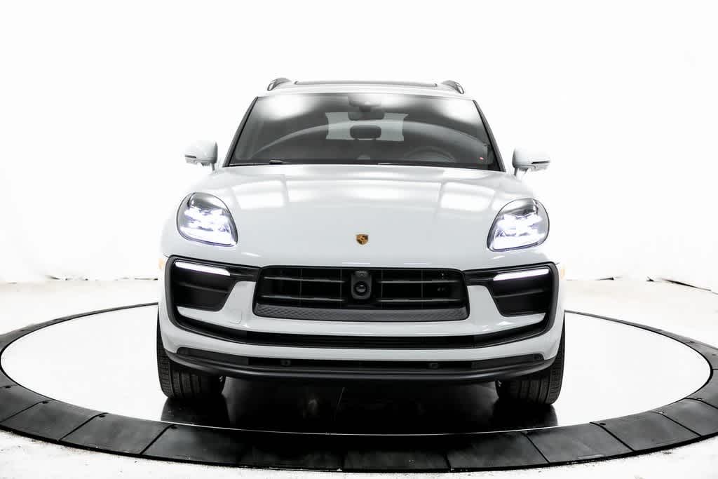 Thumbnail: 2025 Porsche Macan - 10