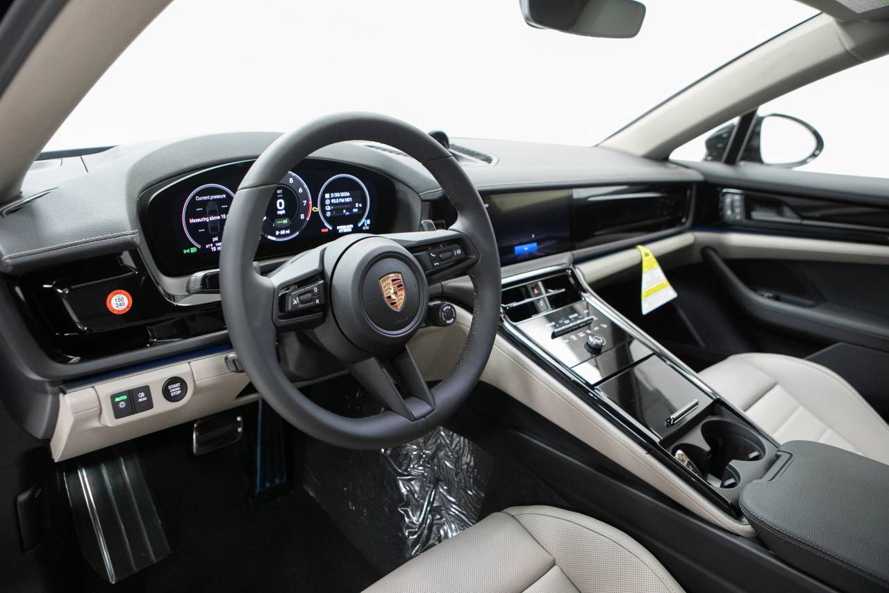 Thumbnail: 2026 Porsche Panamera - 4