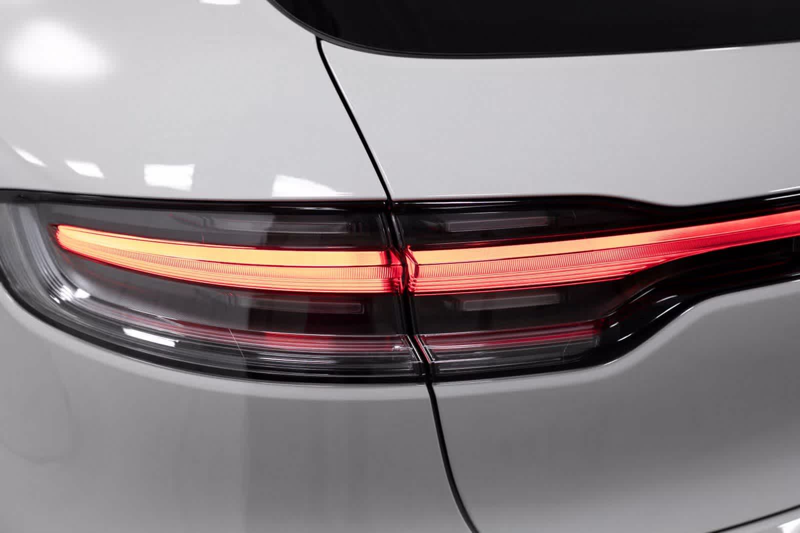 Thumbnail: 2025 Porsche Macan - 36