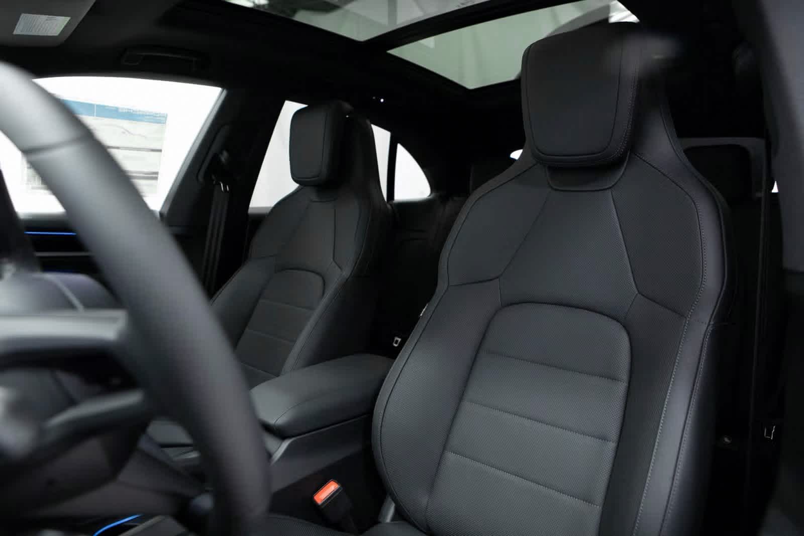 Thumbnail: 2025 Porsche Macan - 5