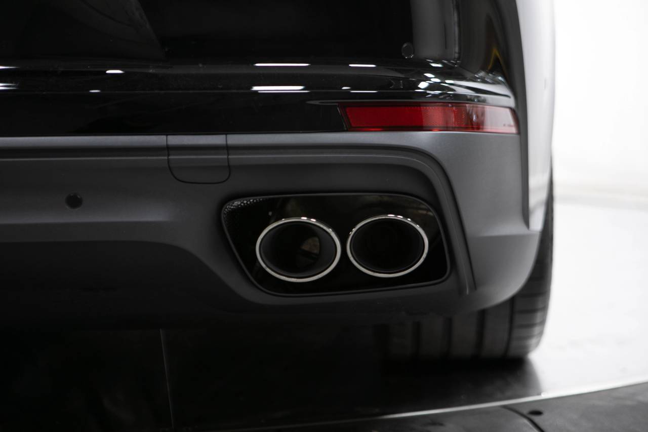Thumbnail: 2026 Porsche Panamera - 17