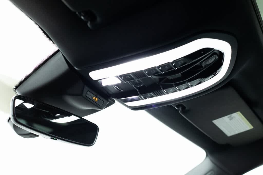 Thumbnail: 2025 Porsche Macan - 31