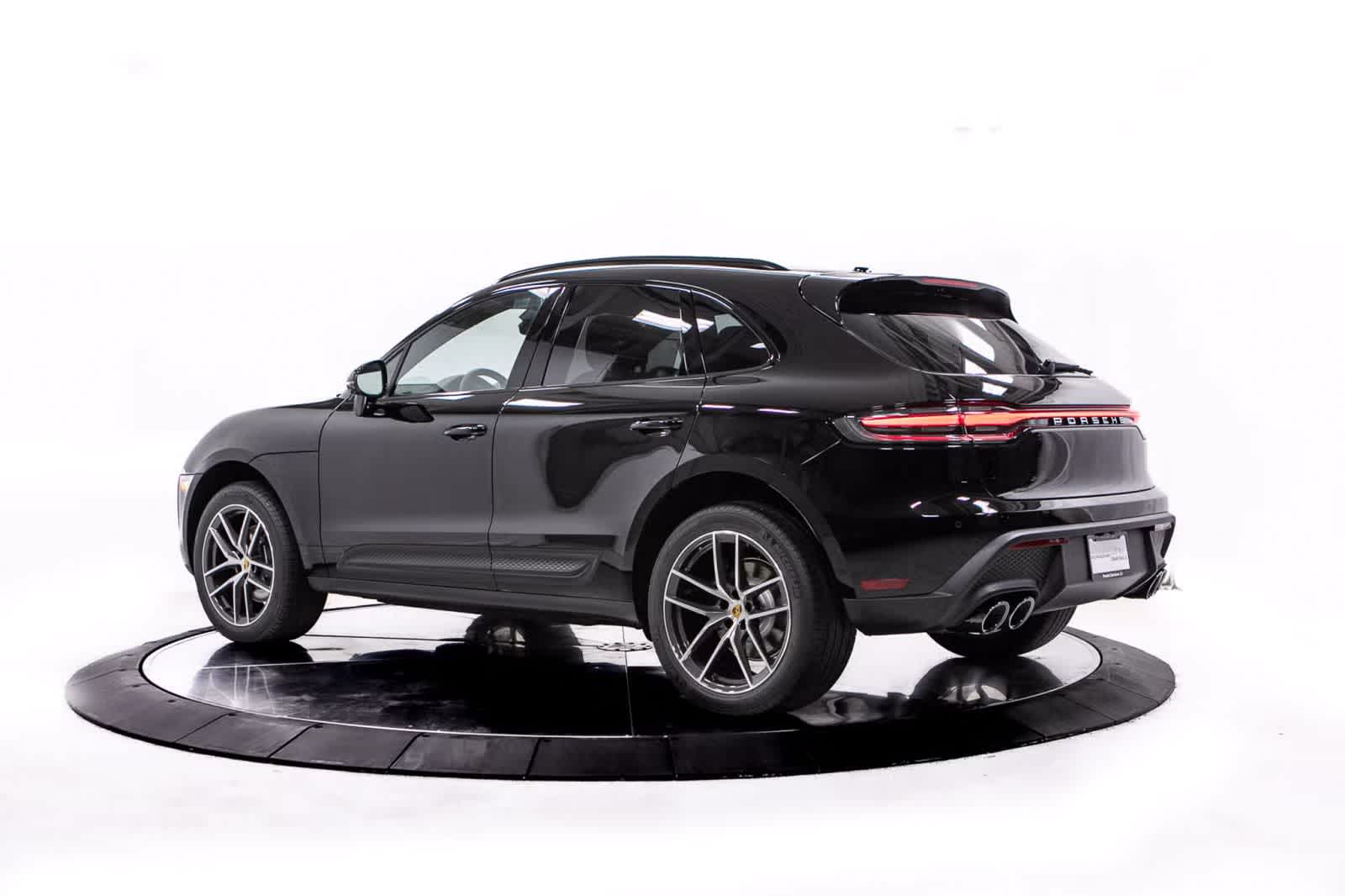 Thumbnail: 2026 Porsche Macan - 2