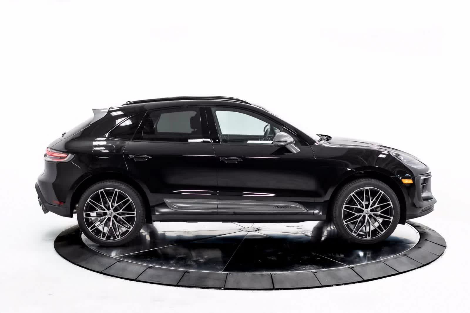 Thumbnail: 2025 Porsche Macan - 8
