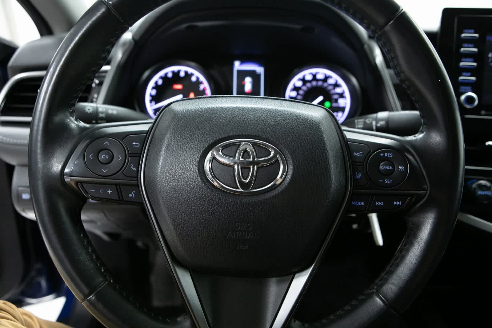 Thumbnail: 2023 Toyota Camry - 14