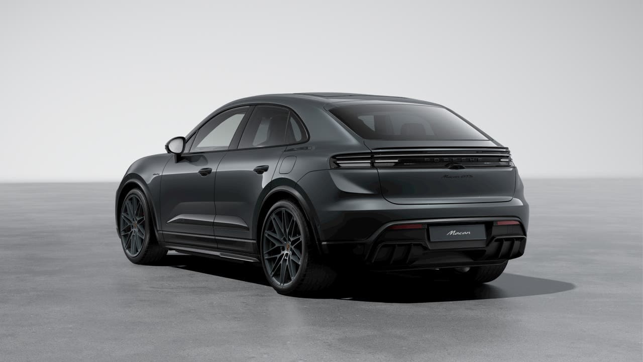 Thumbnail: 2026 Porsche Macan - 3