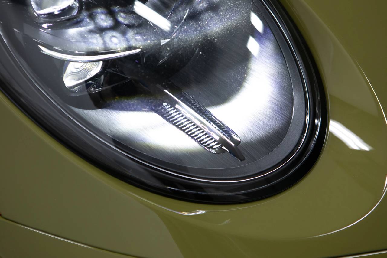 Thumbnail: 2026 Porsche 911 - 13