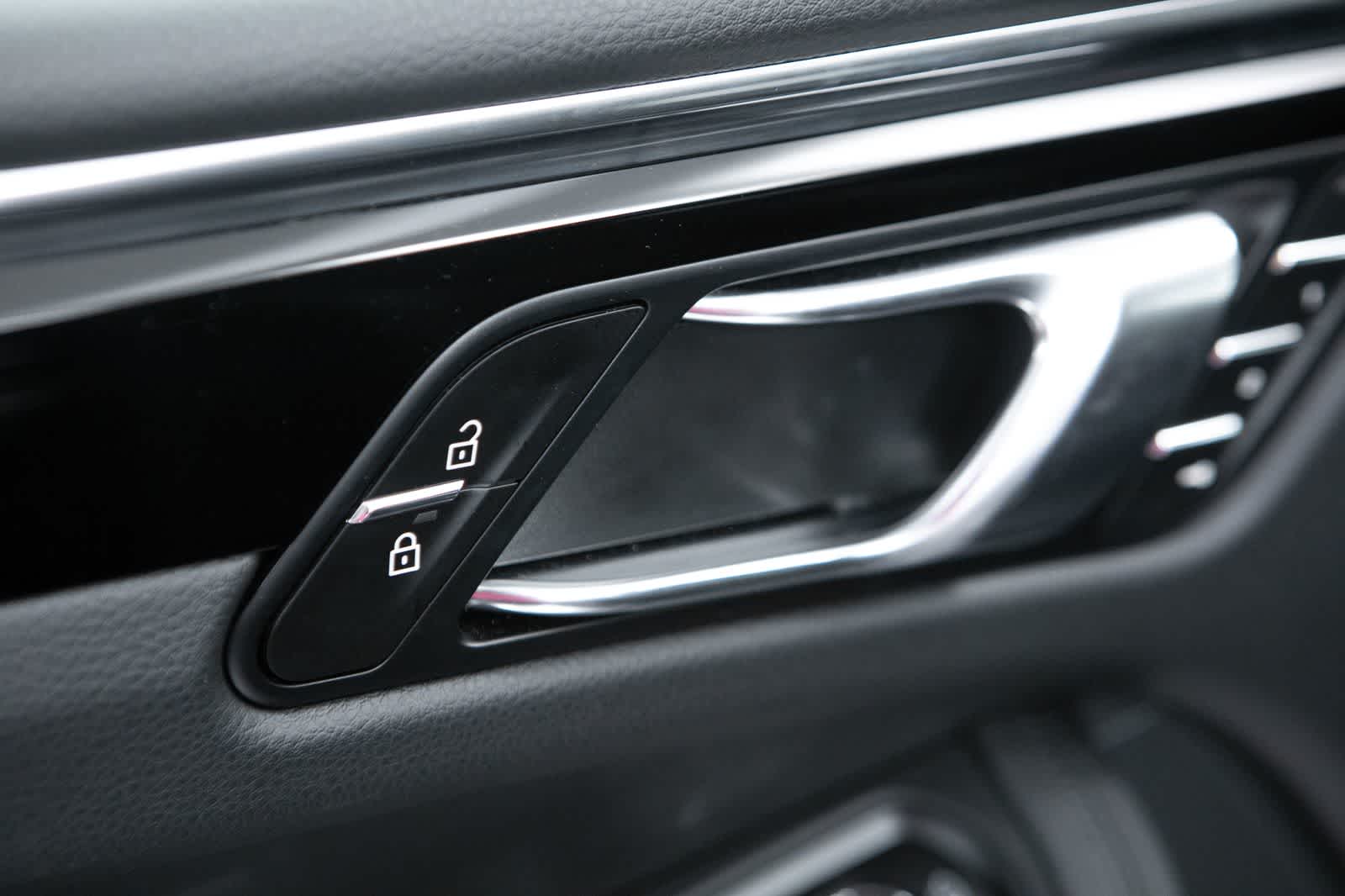 Thumbnail: 2026 Porsche Macan - 26