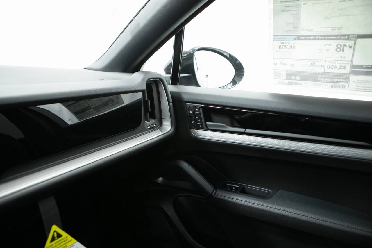 Thumbnail: 2026 Porsche  - 31