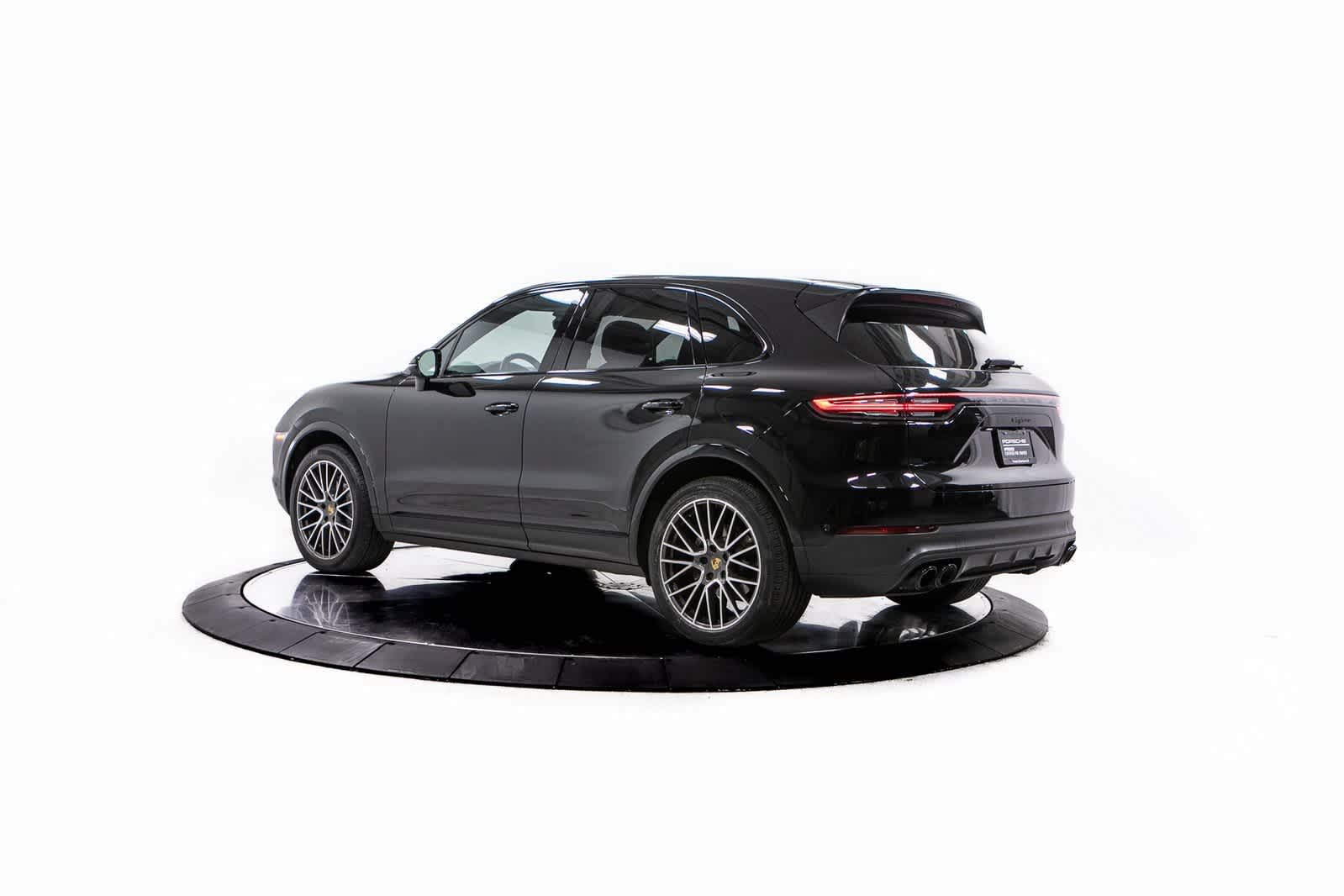 Thumbnail: 2023 Porsche Cayenne - 3