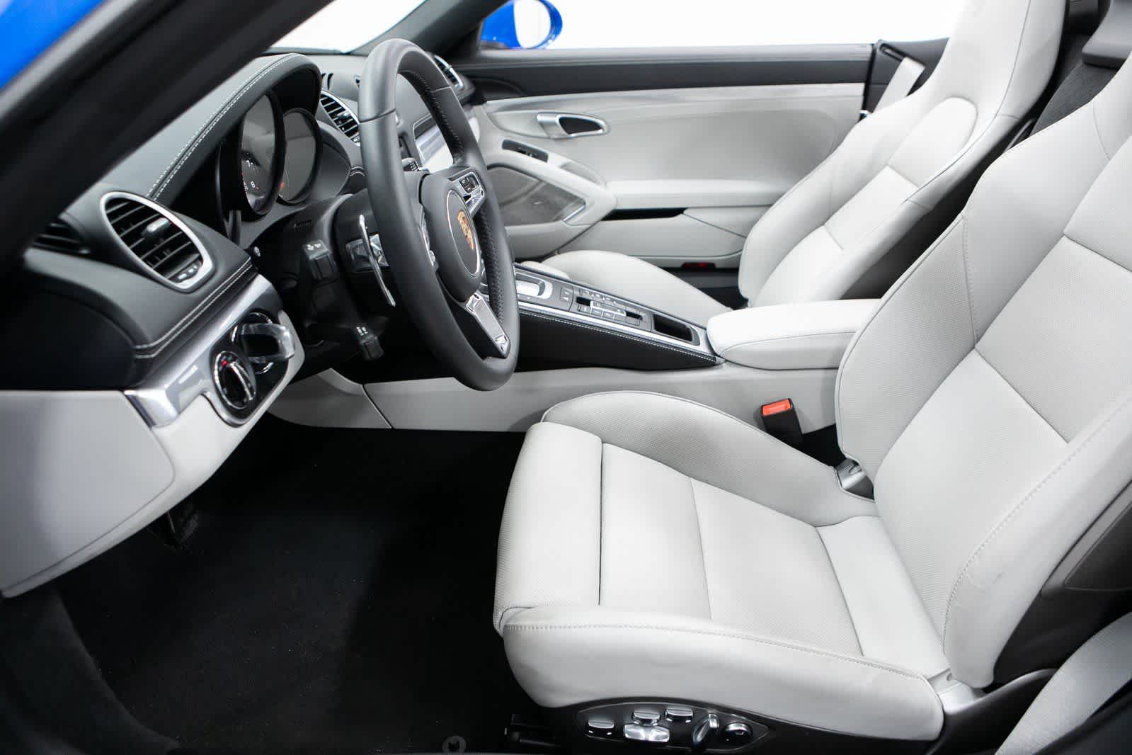 Thumbnail: 2025 Porsche 718 Boxster - 16