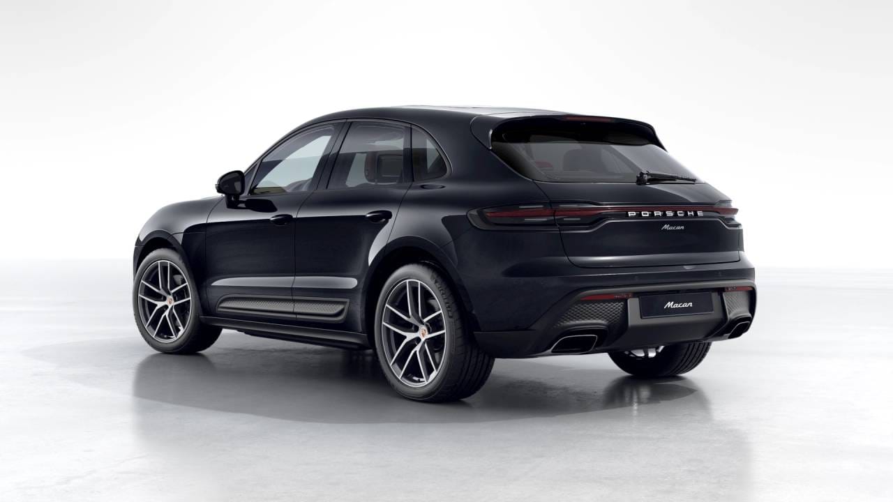 Thumbnail: 2026 Porsche Macan - 3