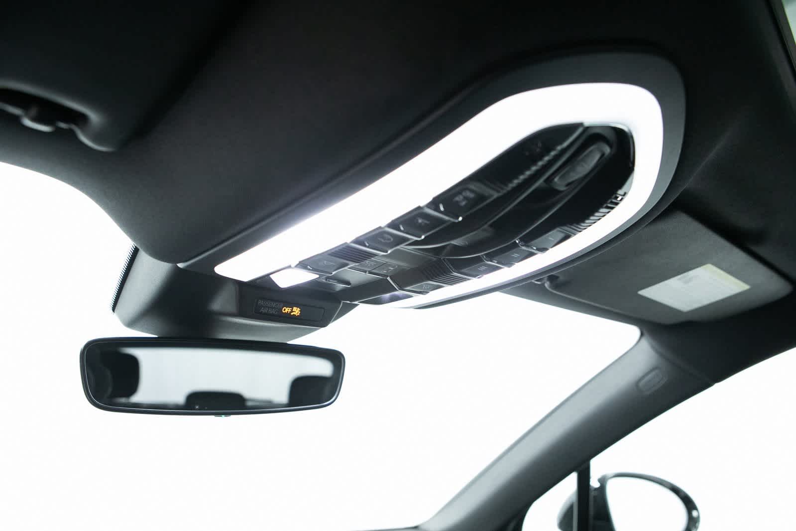 Thumbnail: 2023 Porsche Macan - 26