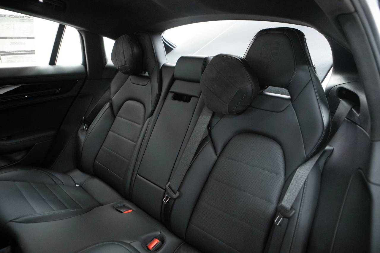 Thumbnail: 2026 Porsche Panamera - 38