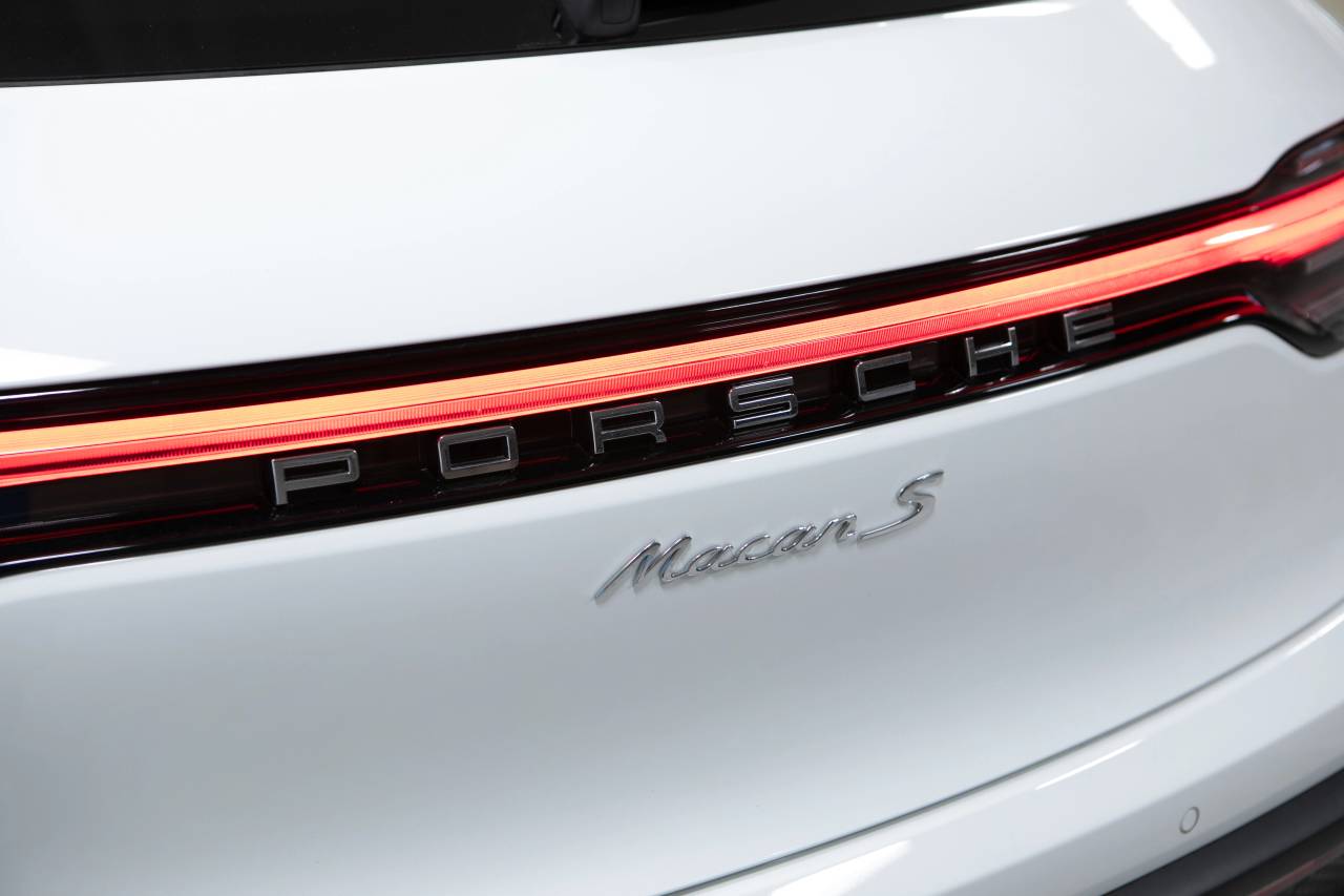 Thumbnail: 2025 Porsche Macan - 18