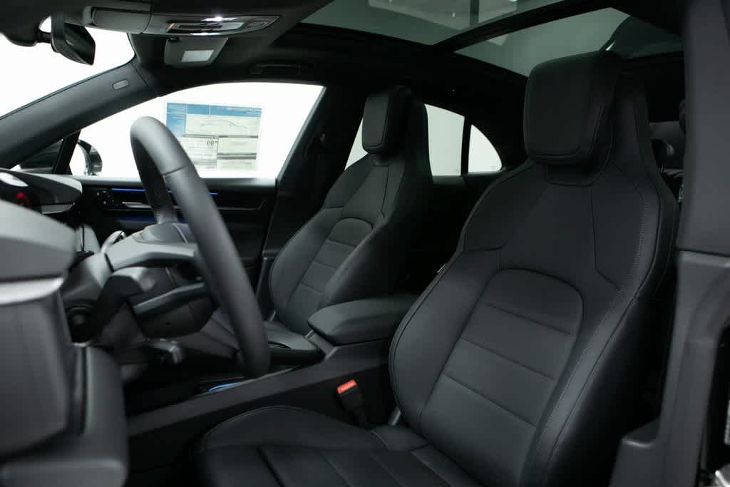 Thumbnail: 2025 Porsche Macan - 5