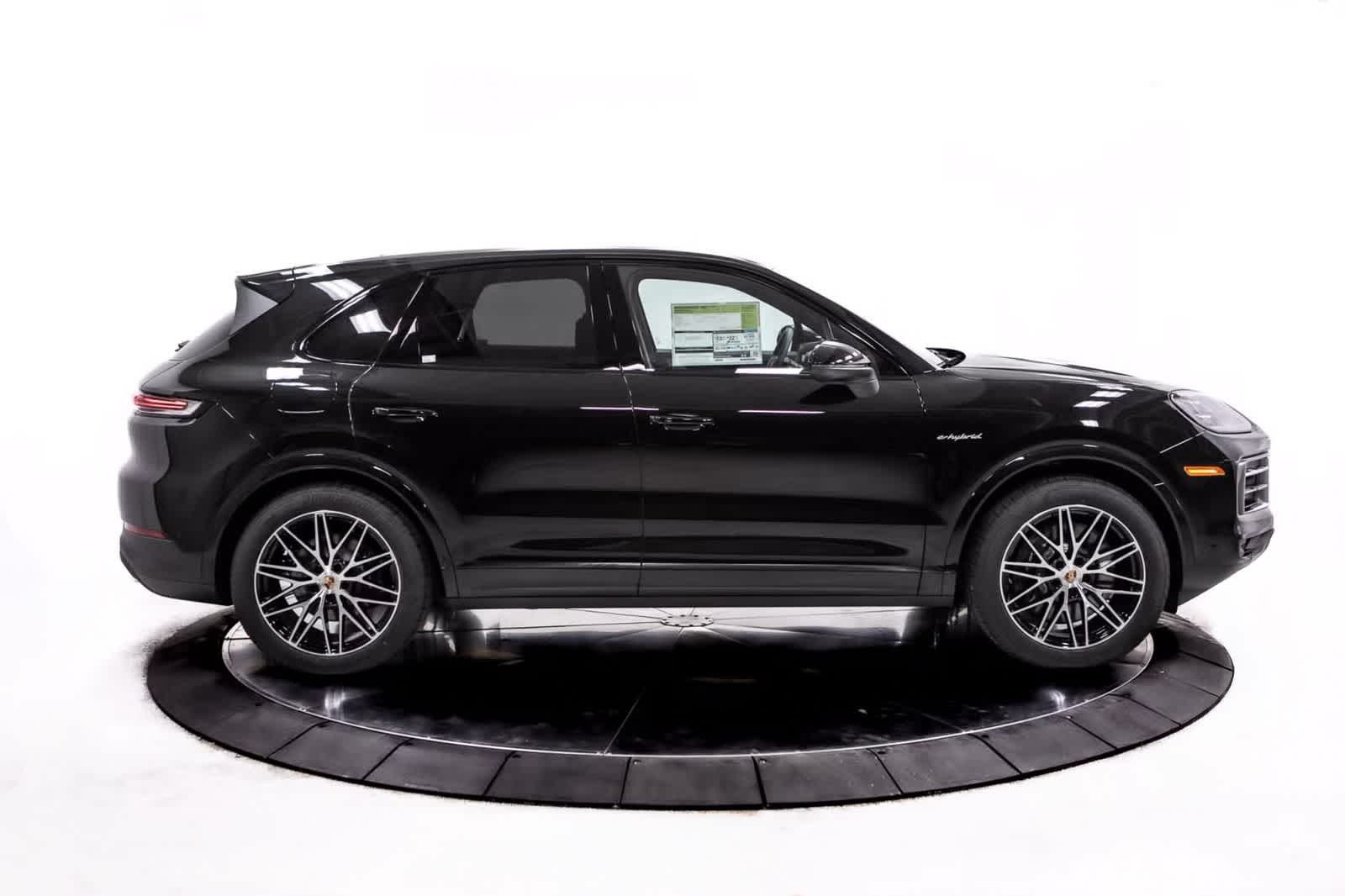 Thumbnail: 2025 Porsche Cayenne - 8