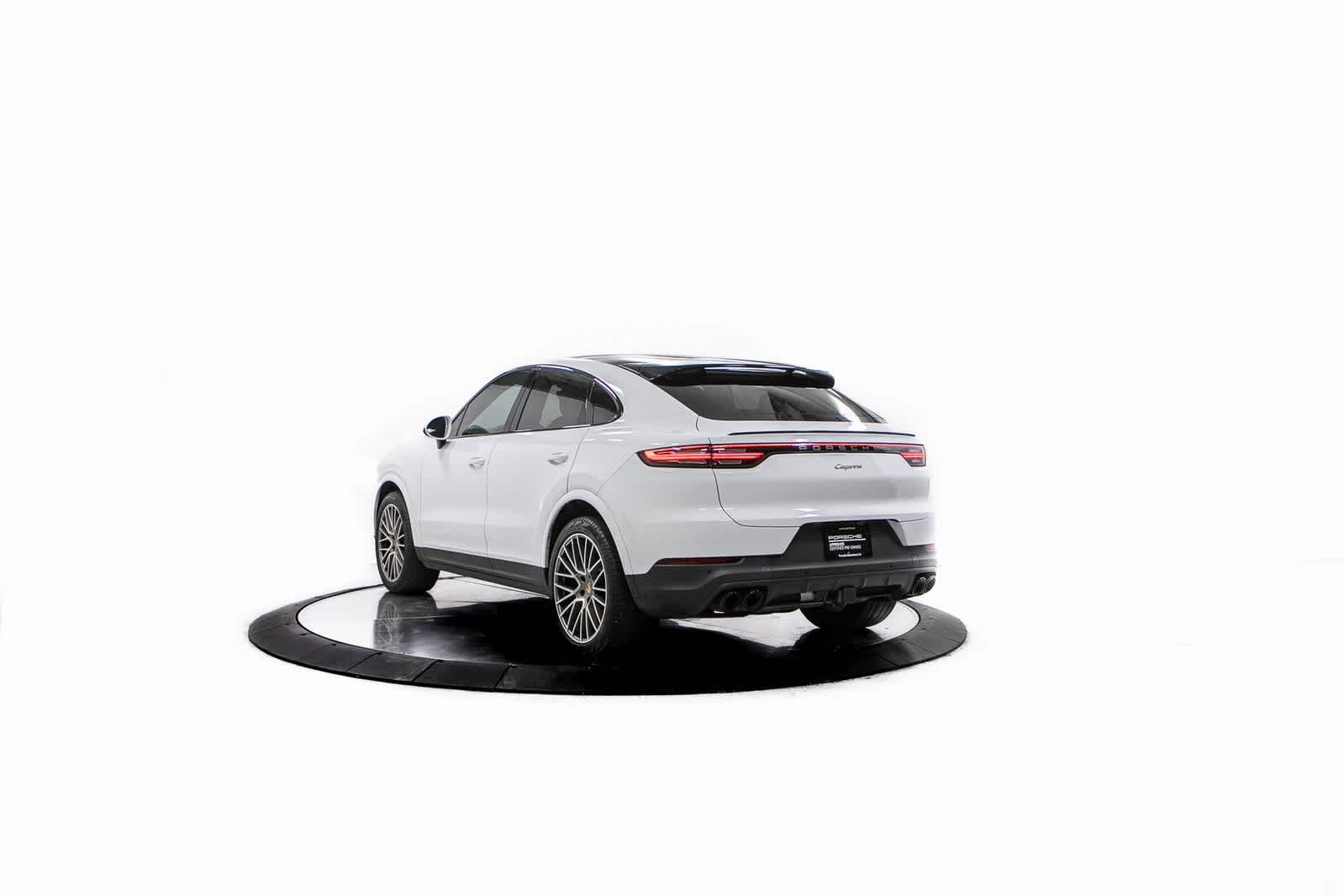 Thumbnail: 2022 Porsche Cayenne - 3