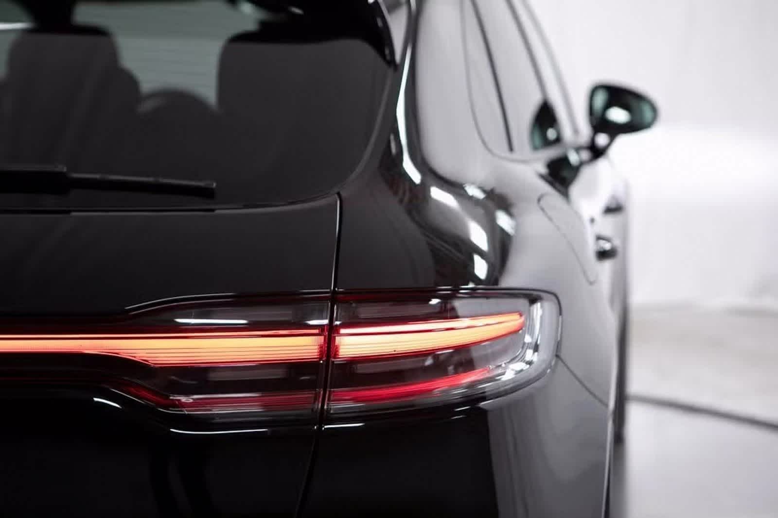 Thumbnail: 2025 Porsche Macan - 38