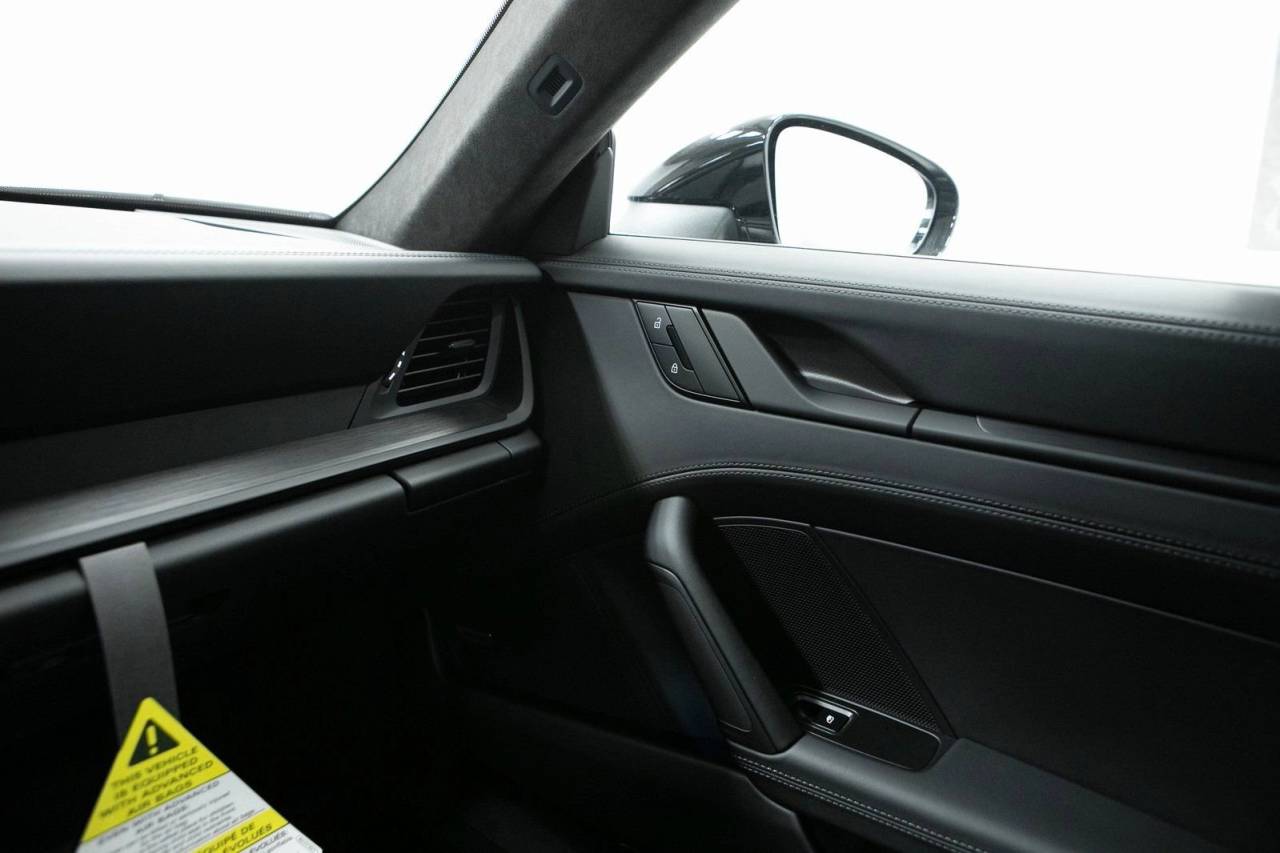 Thumbnail: 2026 Porsche 911 - 32