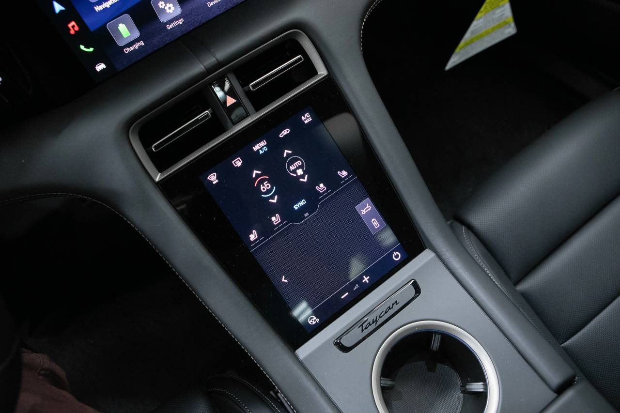 Thumbnail: 2026 Porsche Taycan - 29