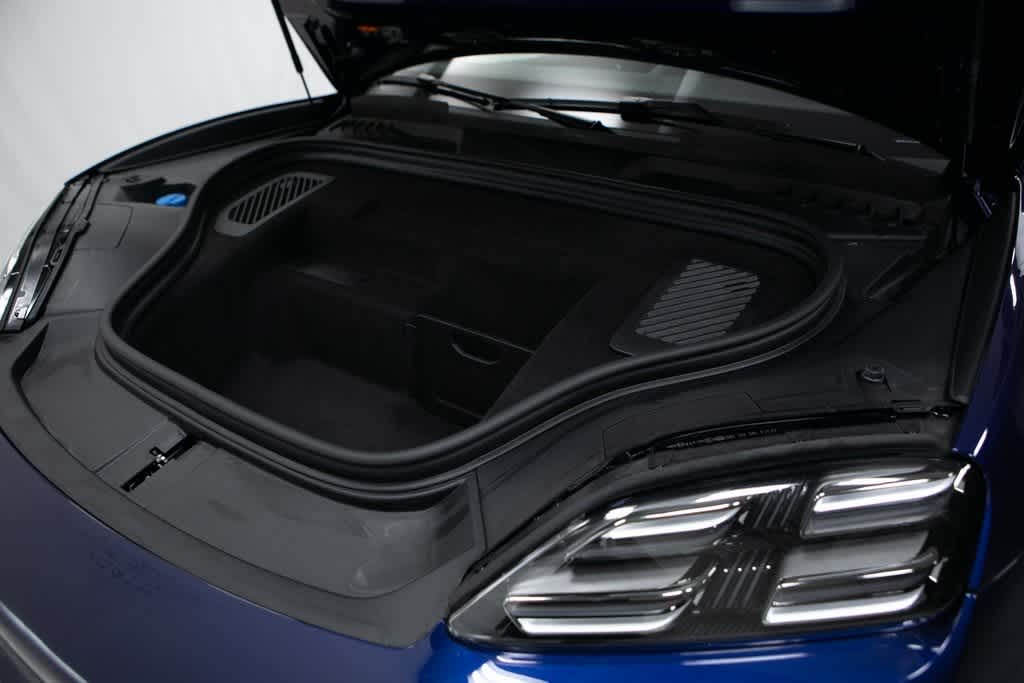 Thumbnail: 2025 Porsche Macan - 17