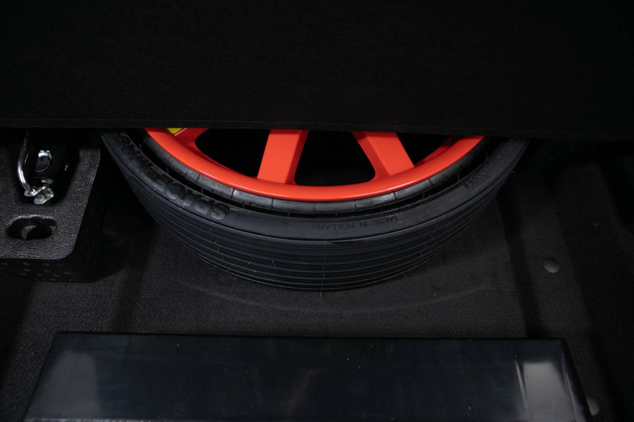 Thumbnail: 2026 Porsche Macan - 38