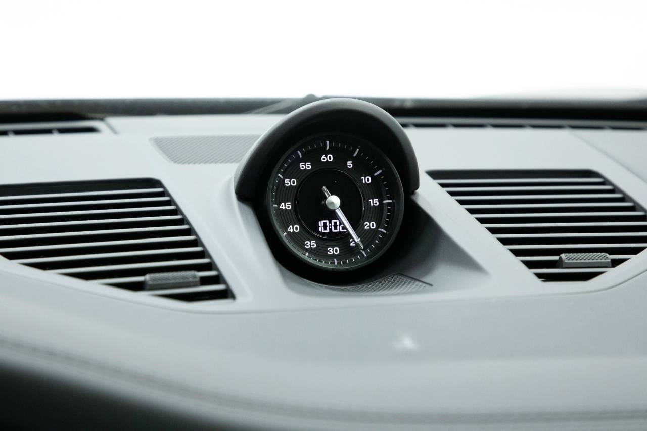 Thumbnail: 2025 Porsche 911 - 31