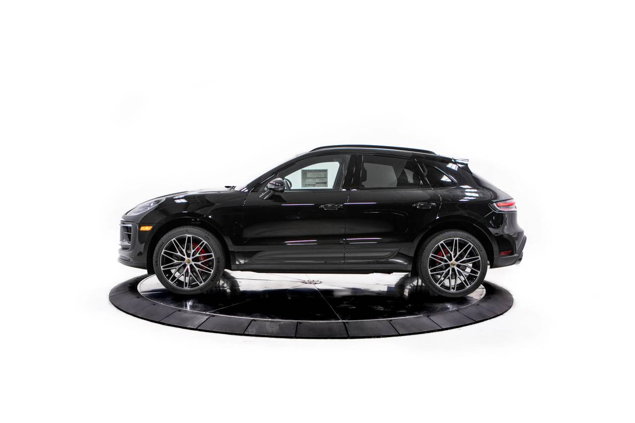 Thumbnail: 2026 Porsche Macan - 2