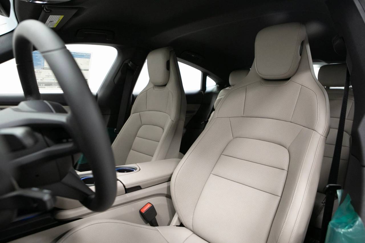 Thumbnail: 2026 Porsche Taycan - 5