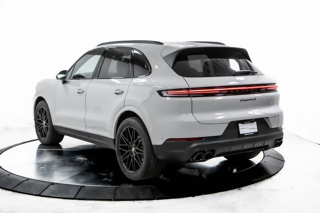 Thumbnail: 2025 Porsche Cayenne - 3