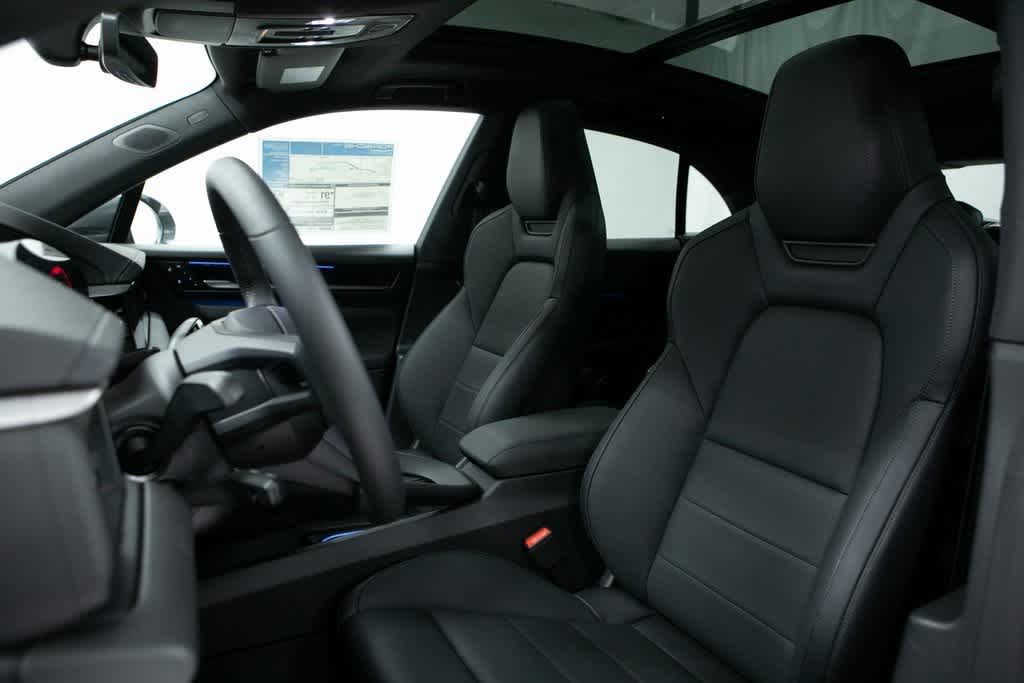 Thumbnail: 2025 Porsche Macan - 5