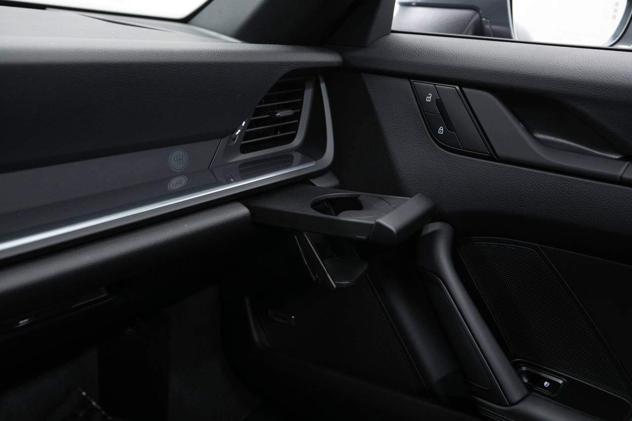 Thumbnail: 2026 Porsche 911 - 33