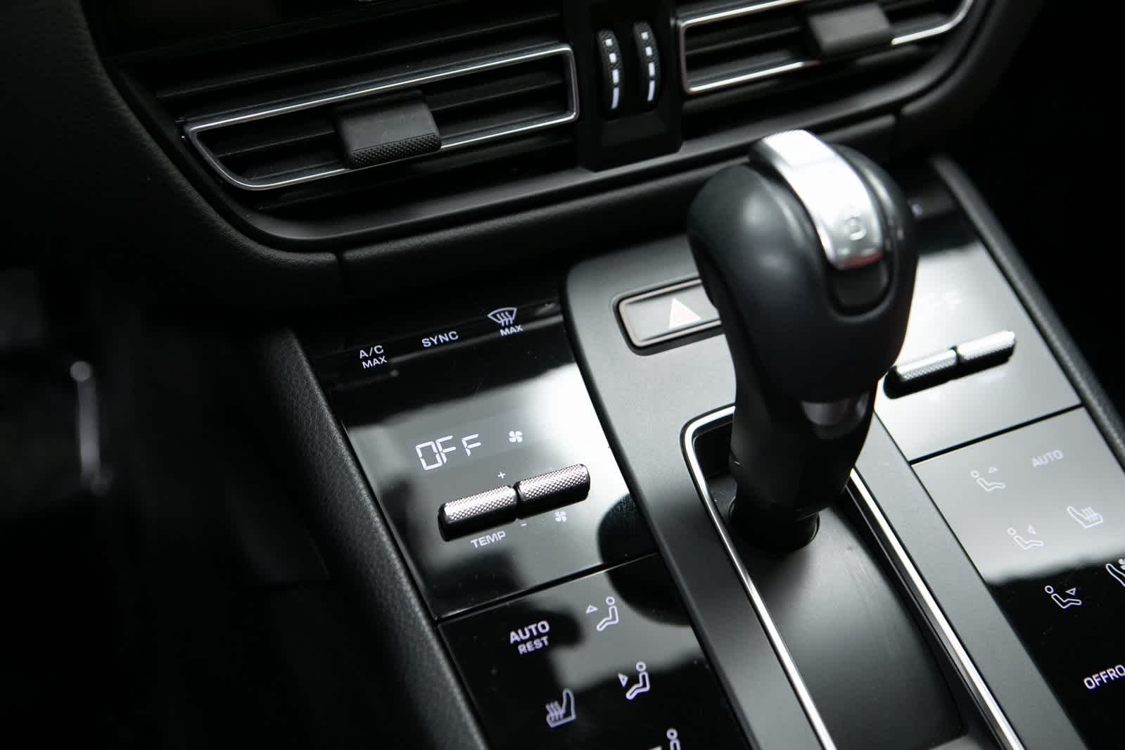 Thumbnail: 2024 Porsche Macan - 22