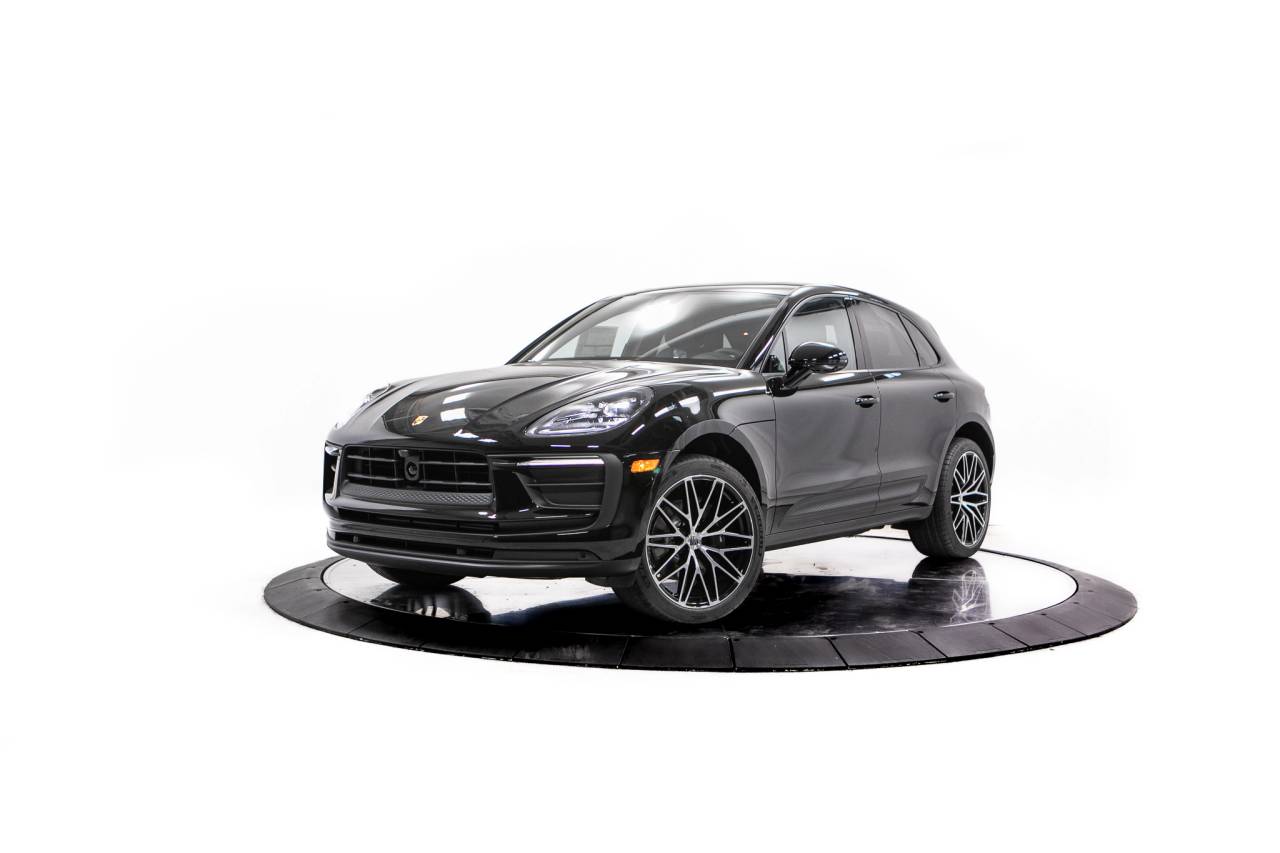 Thumbnail: 2026 Porsche Macan - 1