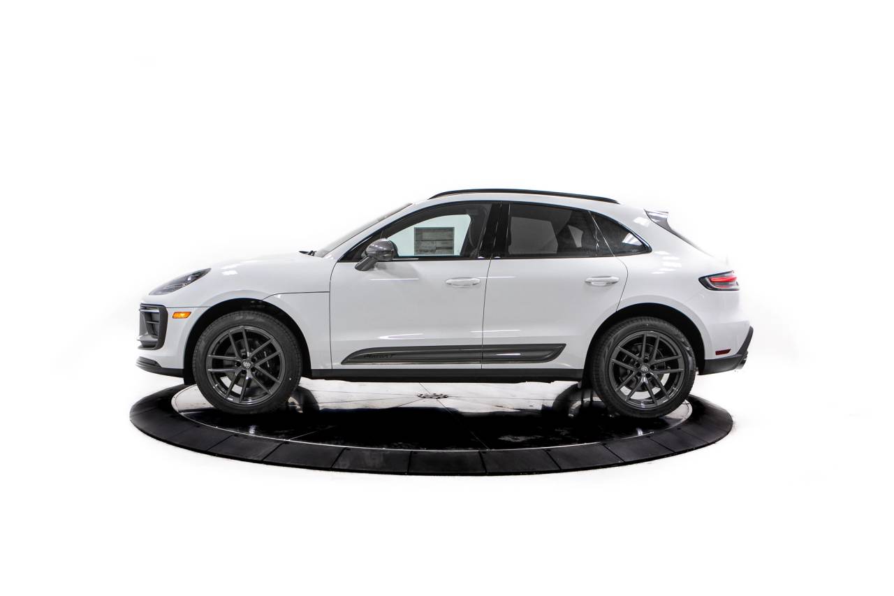 Thumbnail: 2026 Porsche Macan - 2