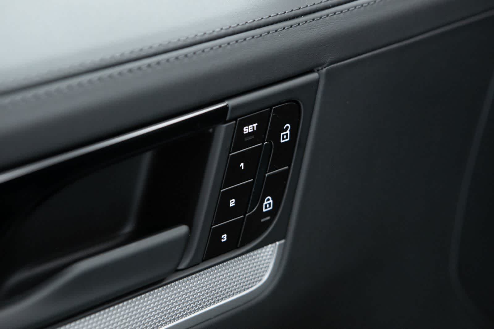 Thumbnail: 2025 Porsche Cayenne - 19