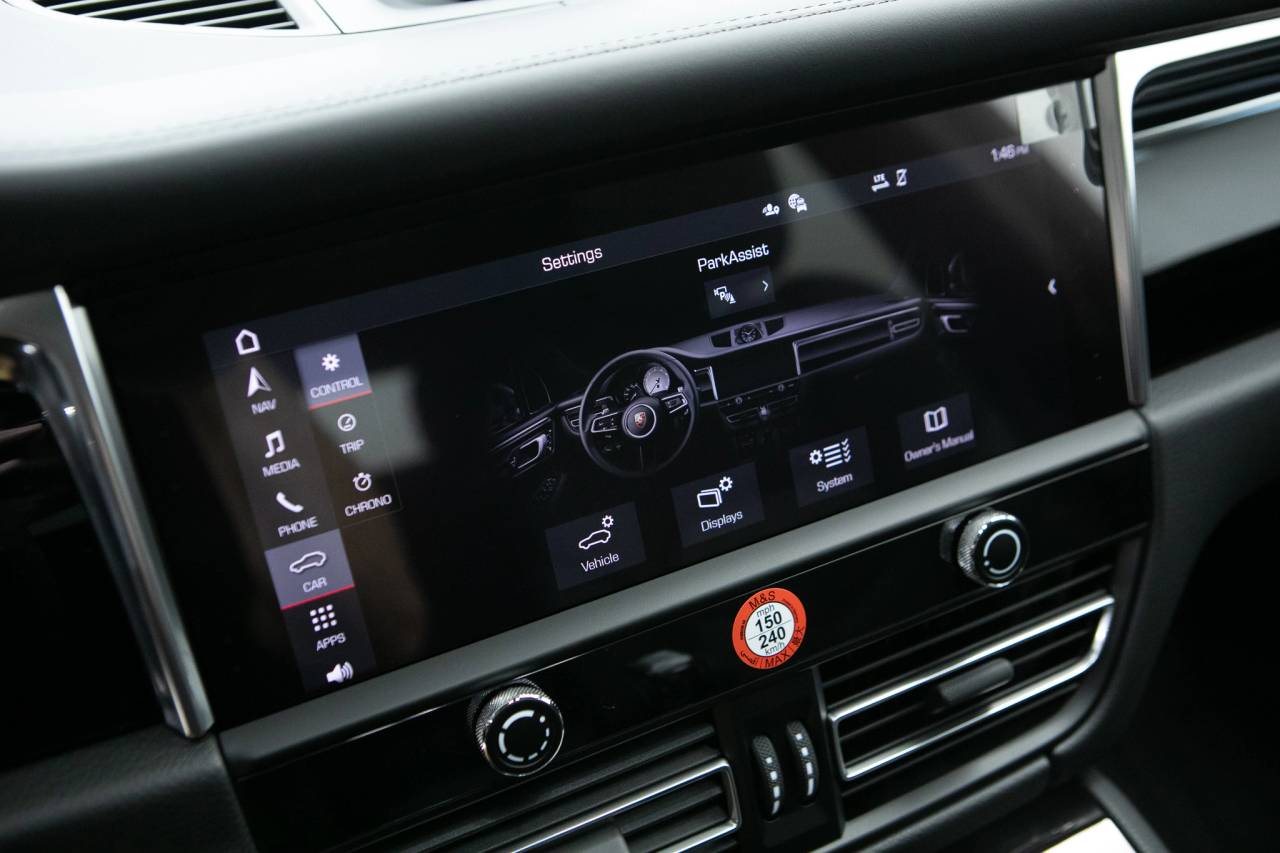 Thumbnail: 2026 Porsche Macan - 22