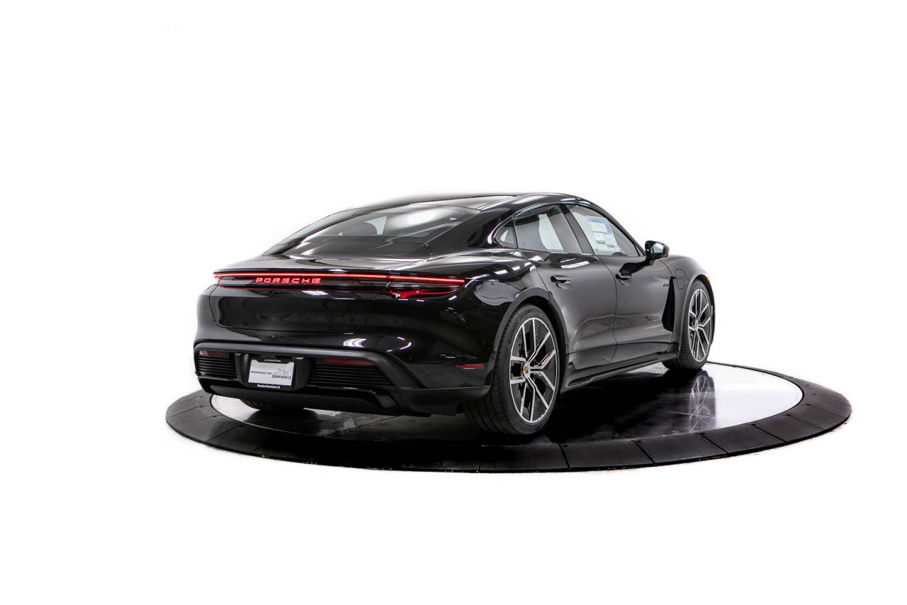 Thumbnail: 2026 Porsche Taycan - 7