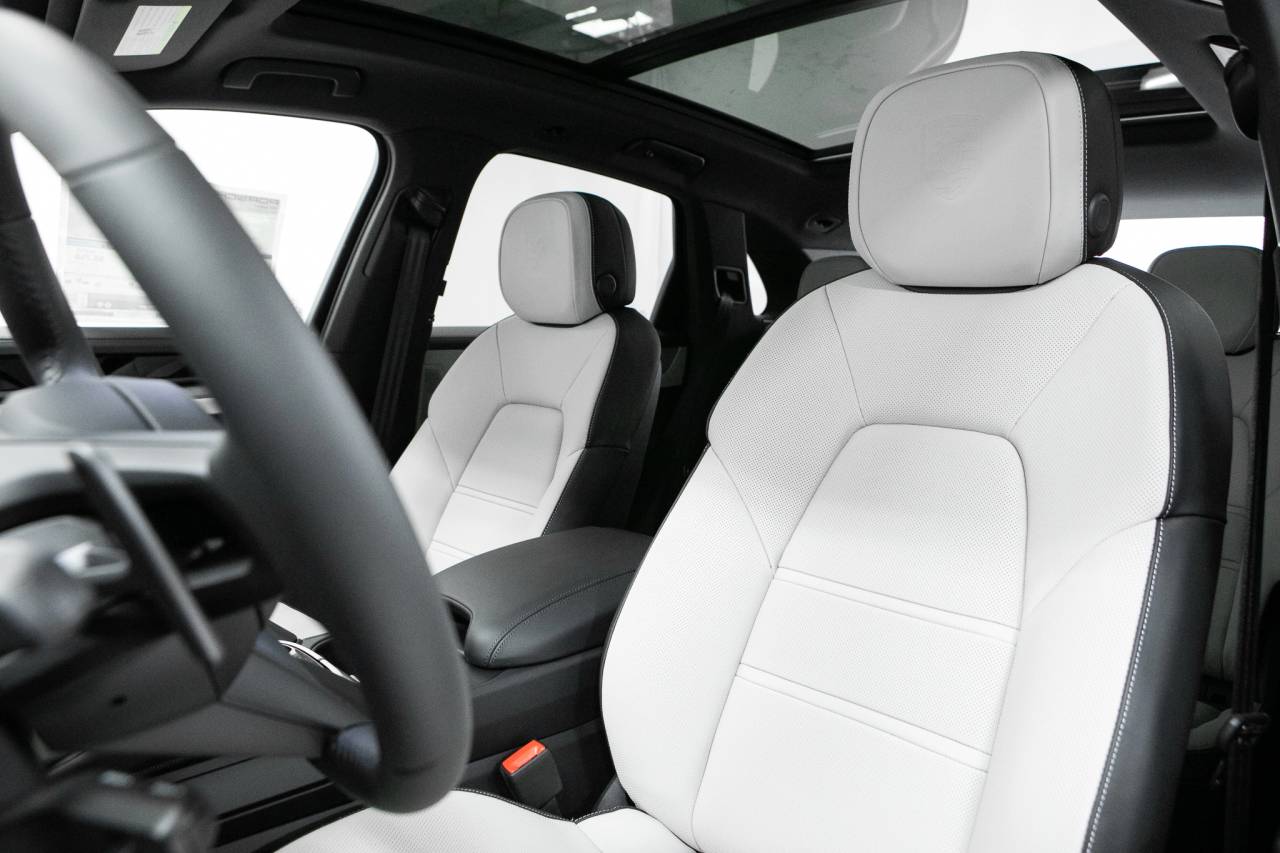 Thumbnail: 2026 Porsche Cayenne - 5