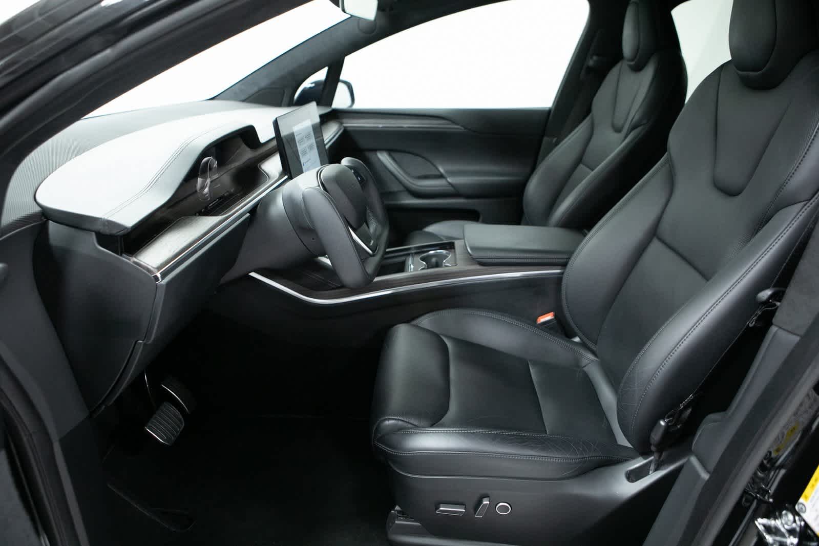 Thumbnail: 2022 Tesla Model X - 16