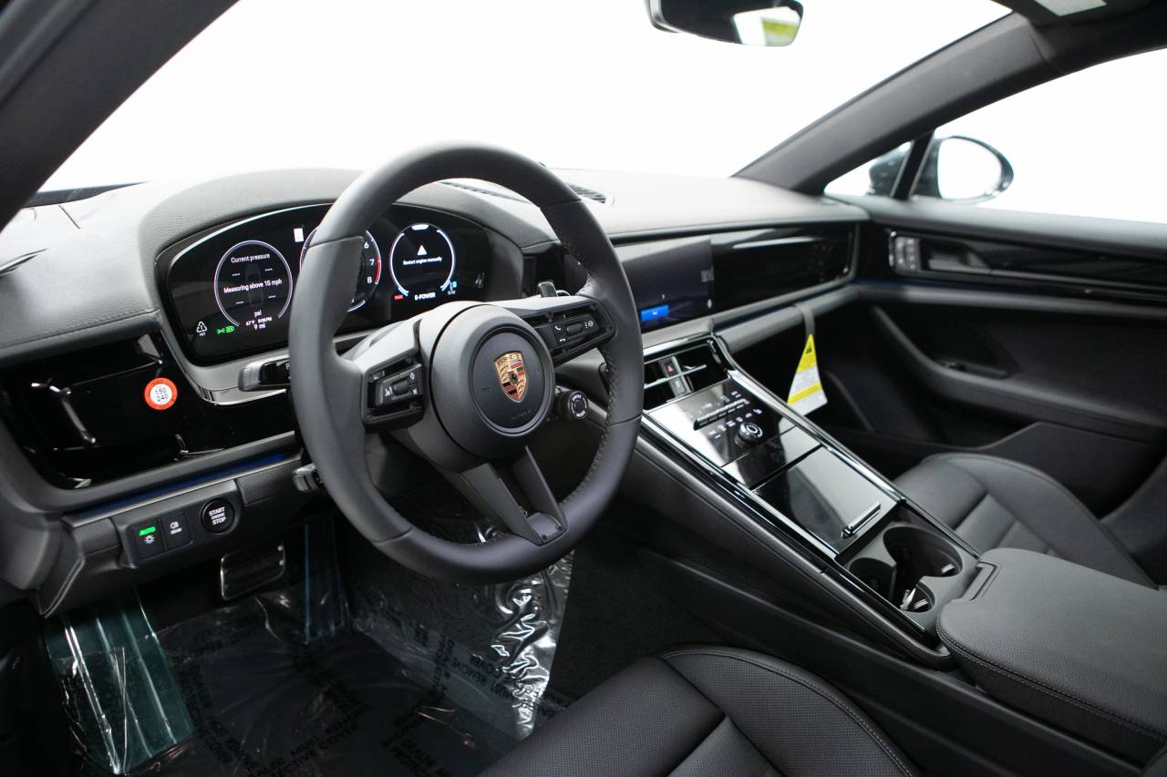 Thumbnail: 2026 Porsche Panamera - 4