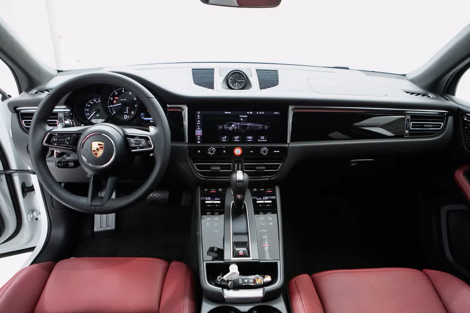 Thumbnail: 2026 Porsche Macan - 13