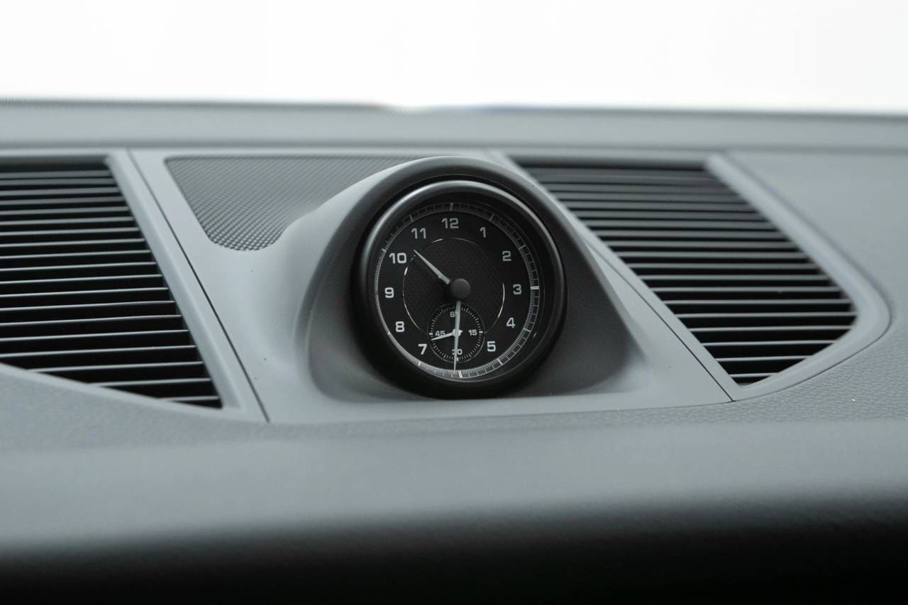 Thumbnail: 2026 Porsche Macan - 31