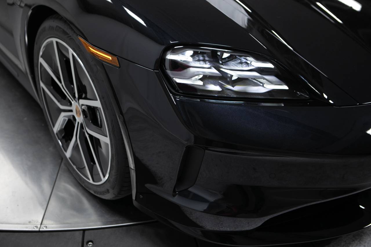 Thumbnail: 2026 Porsche Taycan - 12