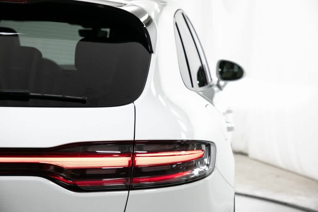 Thumbnail: 2025 Porsche Macan - 39